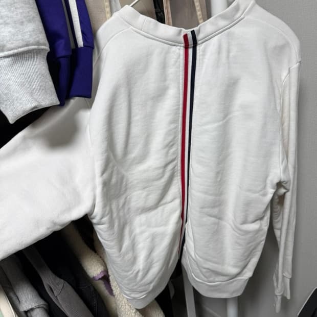 톰브라운 백삼선 맨투맨 1사이즈