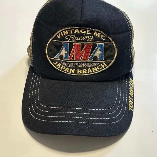 토이즈 맥코이 AMA 캡