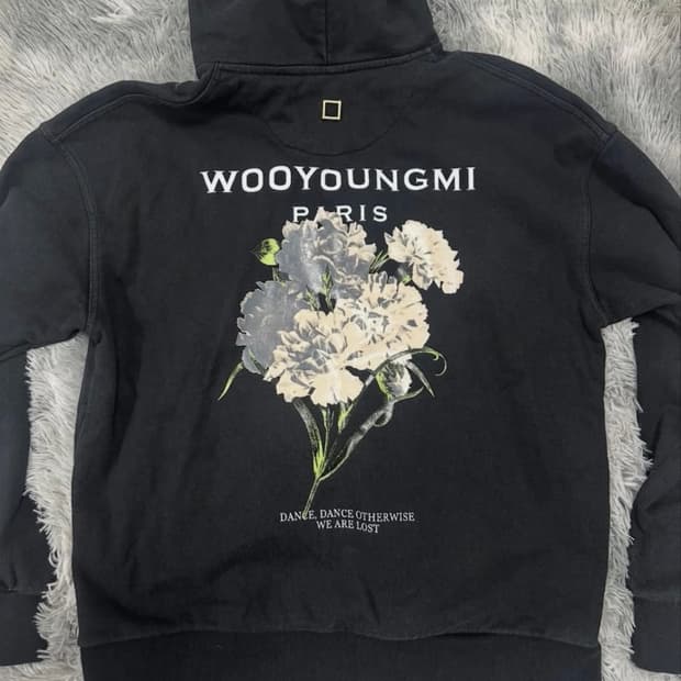 우영미 플라워 백로고 후드티