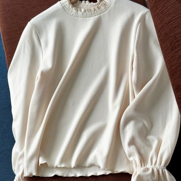 Shirred finish design stretched top