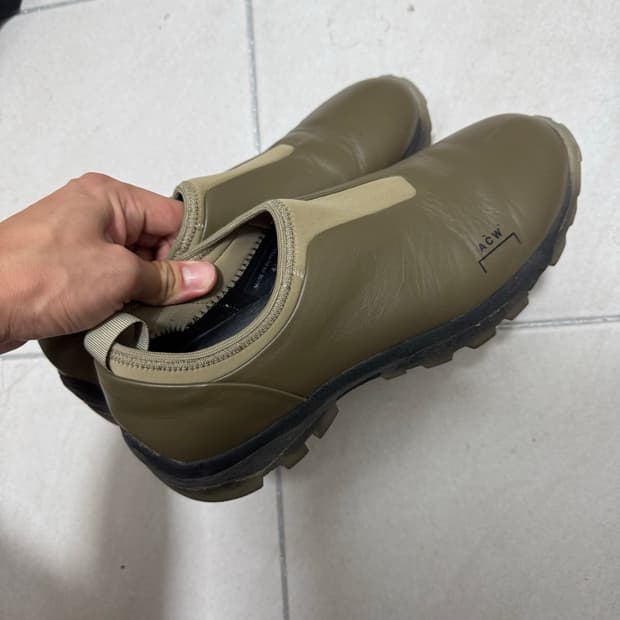 A cold wall leather dirt mock
