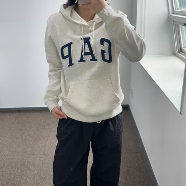 Gap 갭 네이비 로고 아이보리 후드티