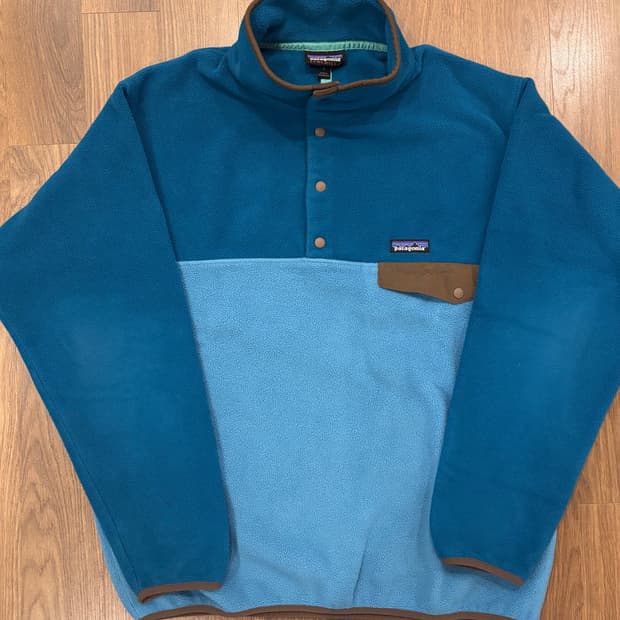 파타고니아 신칠라 트레비스 스캇 착용모델  L사이즈 판매합니다.