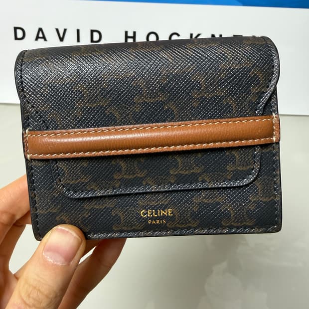 셀린느 트리옹프 명함지갑 브라운