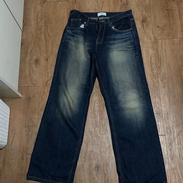 워싱이 들어간 바지