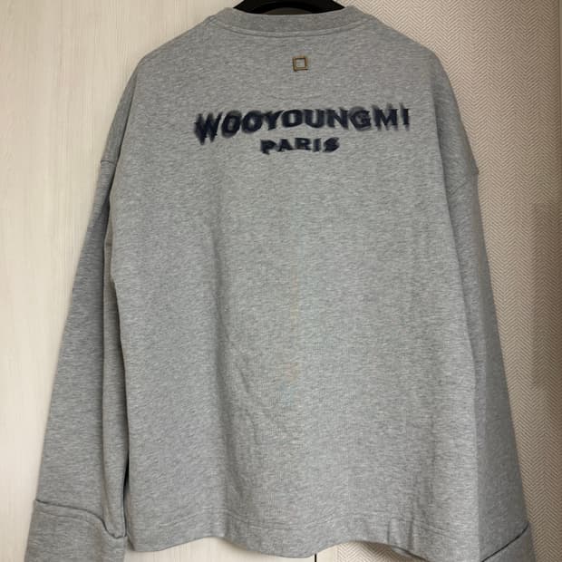 (48) 우영미 백로고 나염 맨투맨 그레이