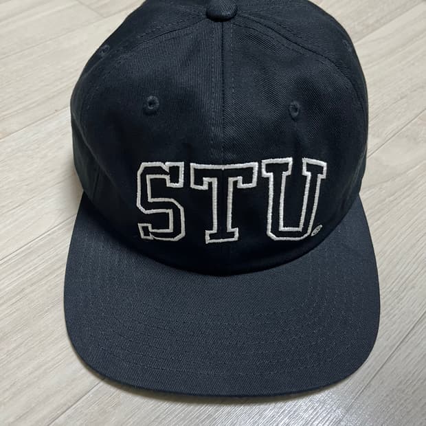 스투시 스투 아치 스트랩백 새상품(택달림)