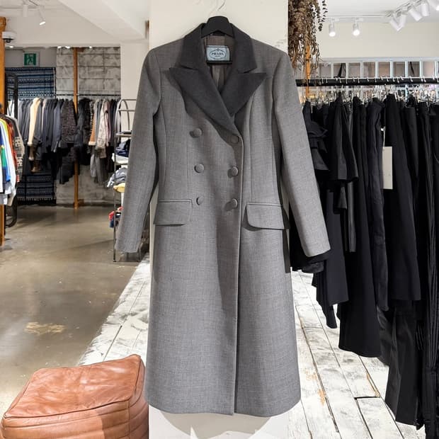 프라다 그레이 더블 브레스트 울 코트