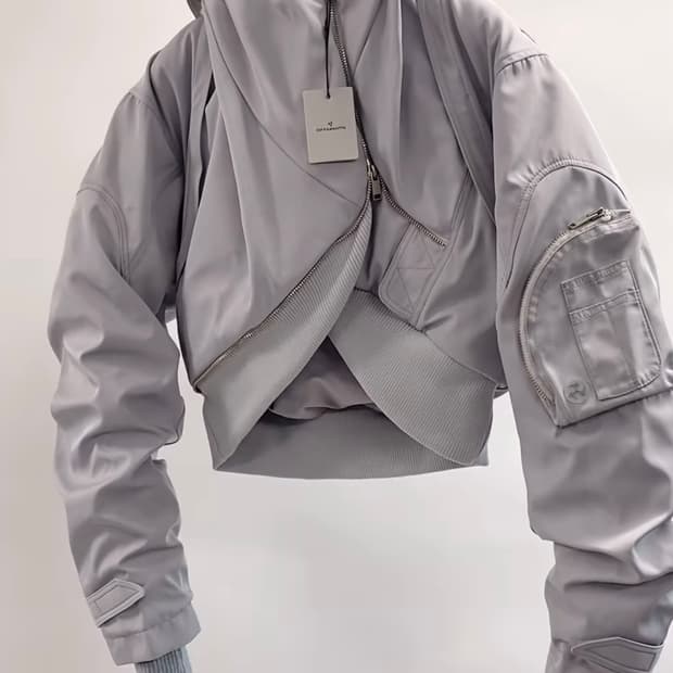 Different is ok 봄버 자켓