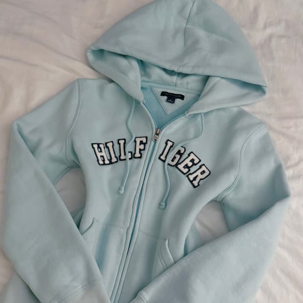 타미힐피거 연하늘 딱붙 후드집업