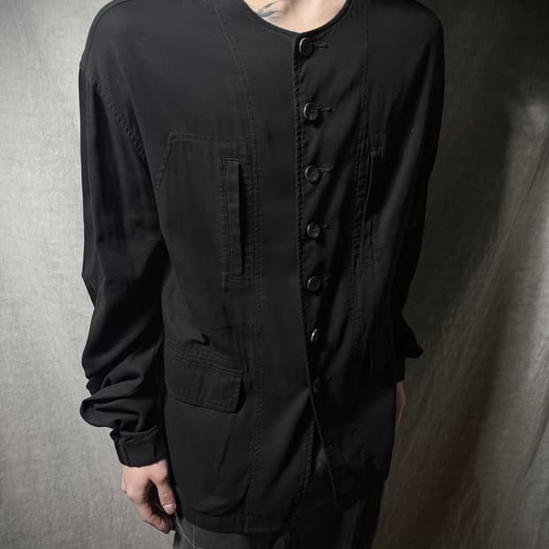 The Viridi-anne 24SS Collarless Jacket  