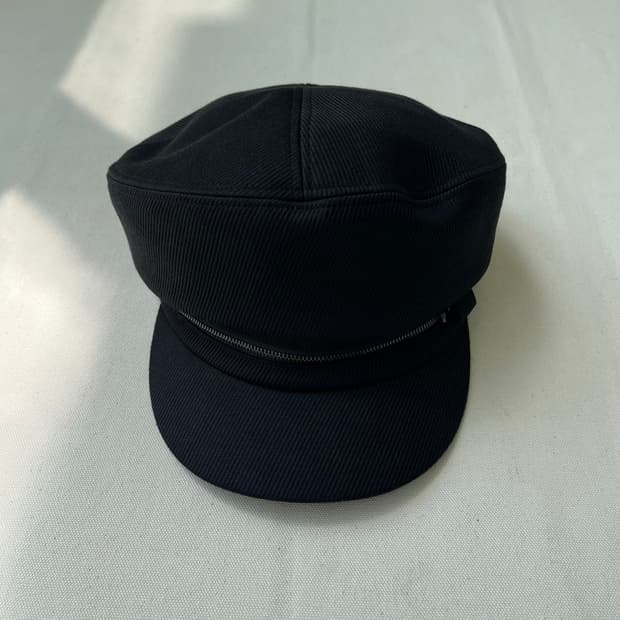 카시라 지퍼 디테일 마린 캐스켓