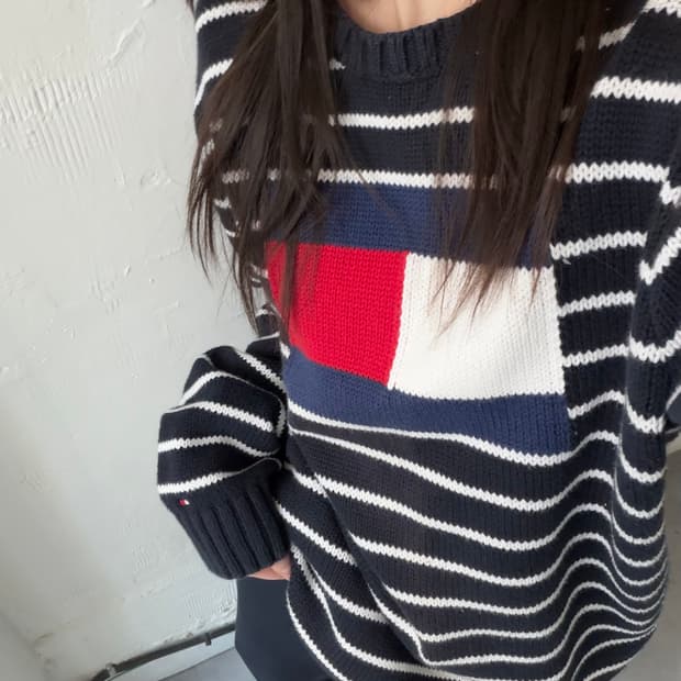 TOMMY HILFIGER 타미힐피거 빅로고 블랙 스프라이프 니트