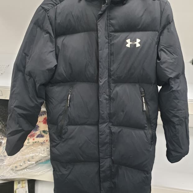 언더아머 정품 오리털롱패딩 95사이즈 팝니다