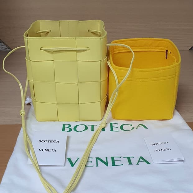 보테가베네타 버킷백/크로스백 스몰 새상품급 정품(감정O)