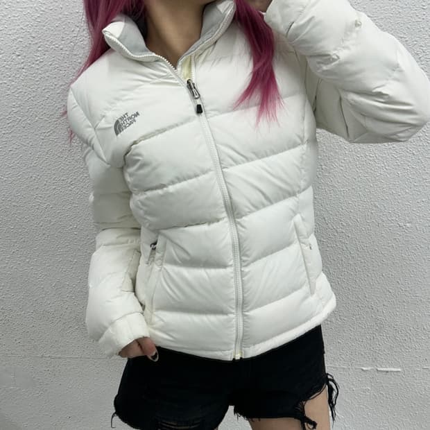 노스페이스 700 눕시 화이트 경량 패딩 S ( 여성용 )