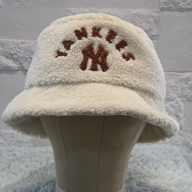 L9-2:MLB 뉴욕양키스 뽀글이 버킷햇 아이보리 (59cm)