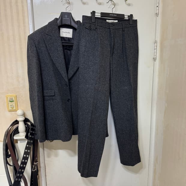 비바스튜디오 헤링본 셋업 수트