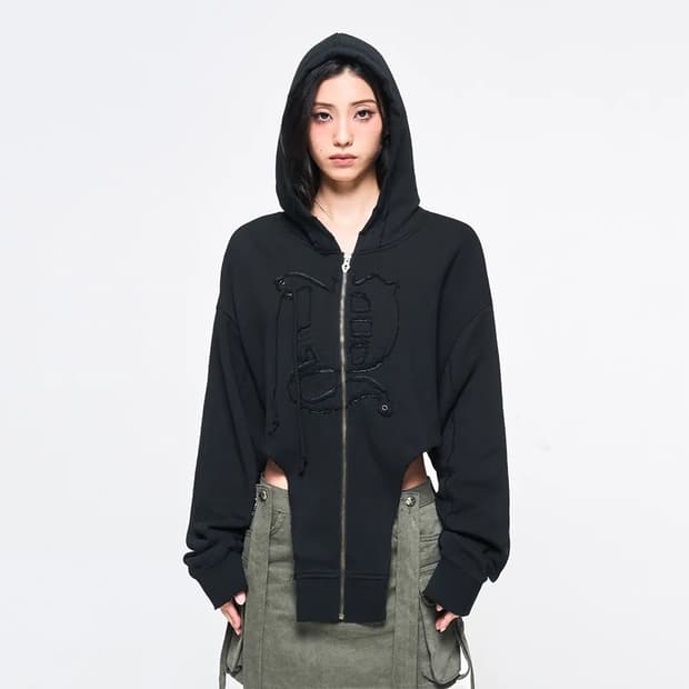 와이이이엘 yeel 백 타이 집업 블랙