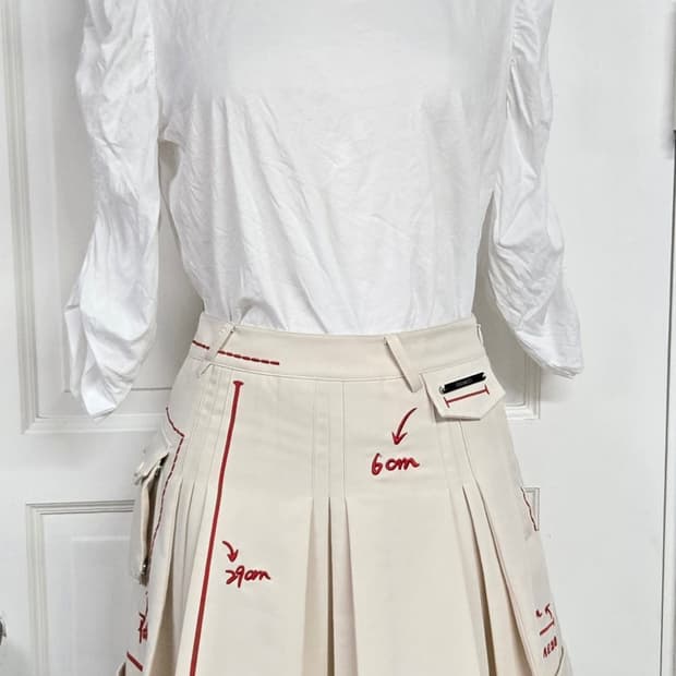 13DE MARZO 스티치 미니스커트