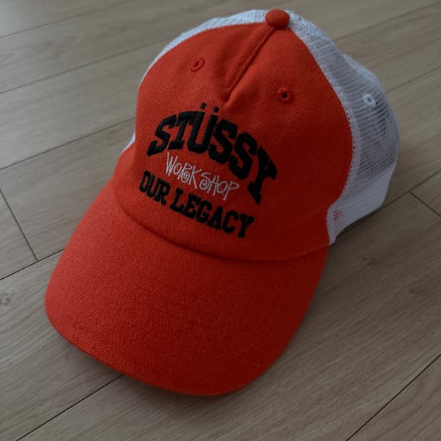 스투시 x 아워레가시 워크샵 로우 프로파일 트러커 캡 파이어 모자