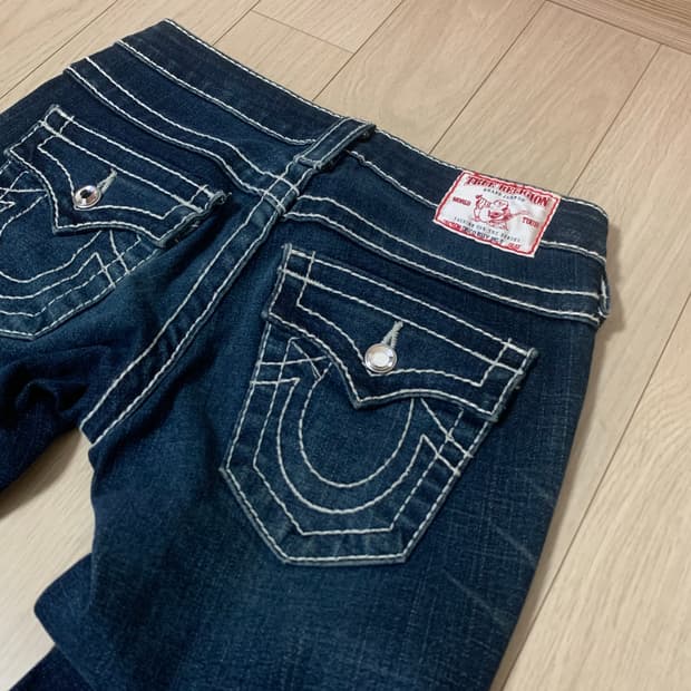 트루릴리젼 부츠컷 데님팬츠