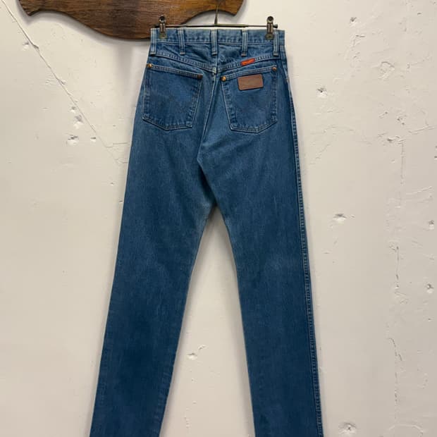 26) 90s USA Wrangler Straight Jeans
