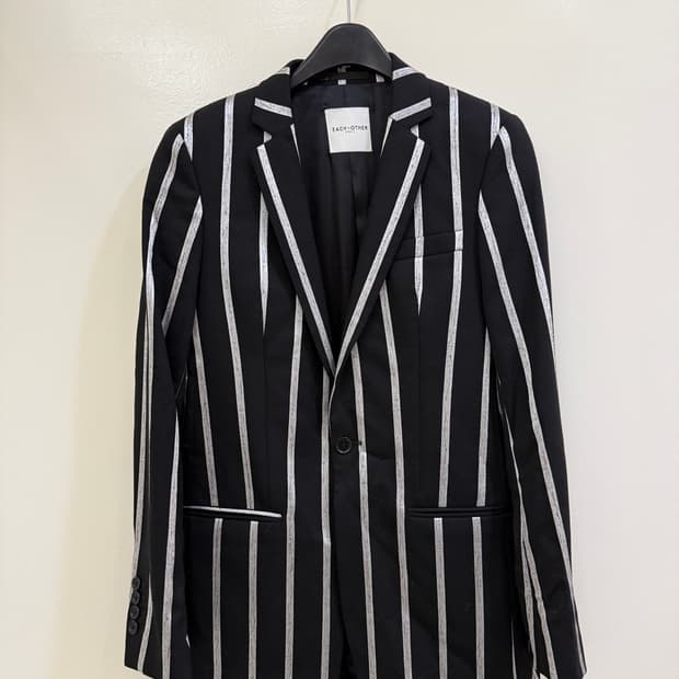 이치아더 블랙 스트라이프 자켓(정품)