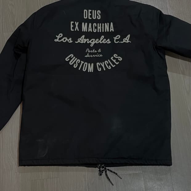 데우스 엑스 마키나 블랙 코치 자켓