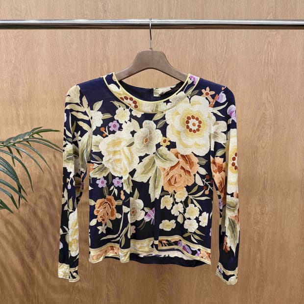 레오나드 긴팔 티셔츠 플라워 패턴 디테일 네이비 베이스 멀티컬러