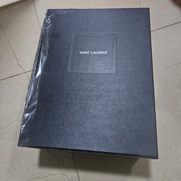 생로랑 앵클부츠 41사이즈