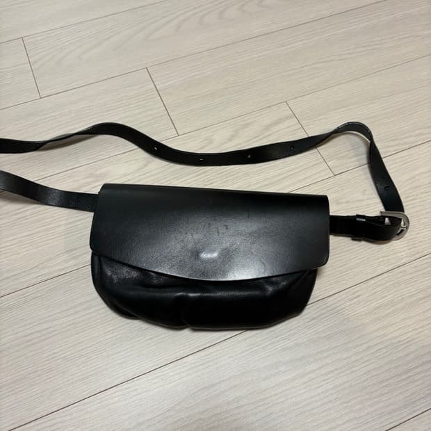 COS 코스 웨이스트백 힙색 크로스백 블랙