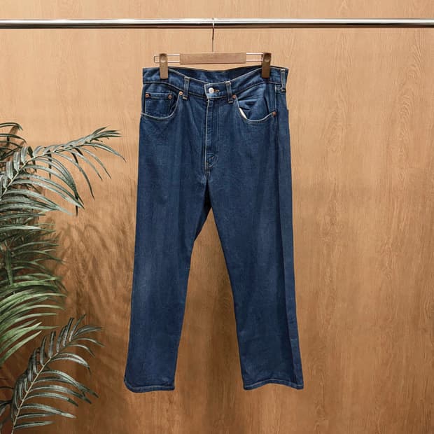 리바이스 512 데님 팬츠 포켓 화이트 로고 탭 디테일 스트레이트핏 블루