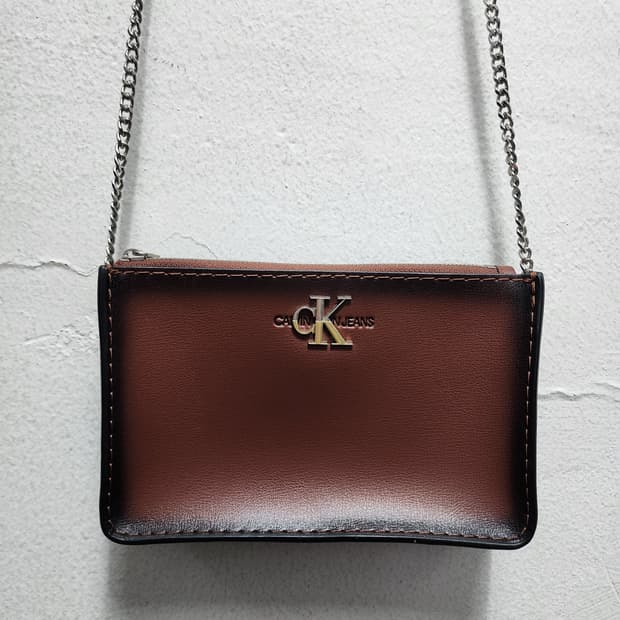 캘빈클라인 브라운 체인 미니백