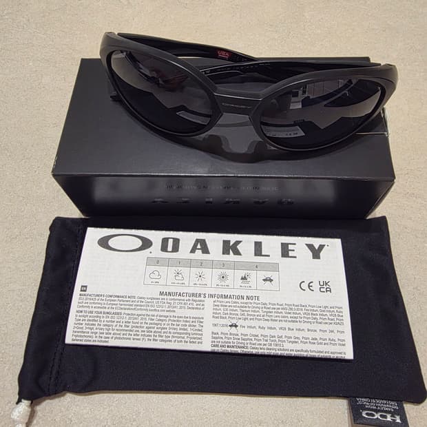 오클리 아이자켓 리덕스 블랙