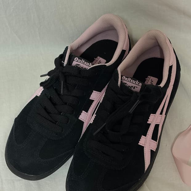 오니츠카타이거 토쿠텐 블랙핑크