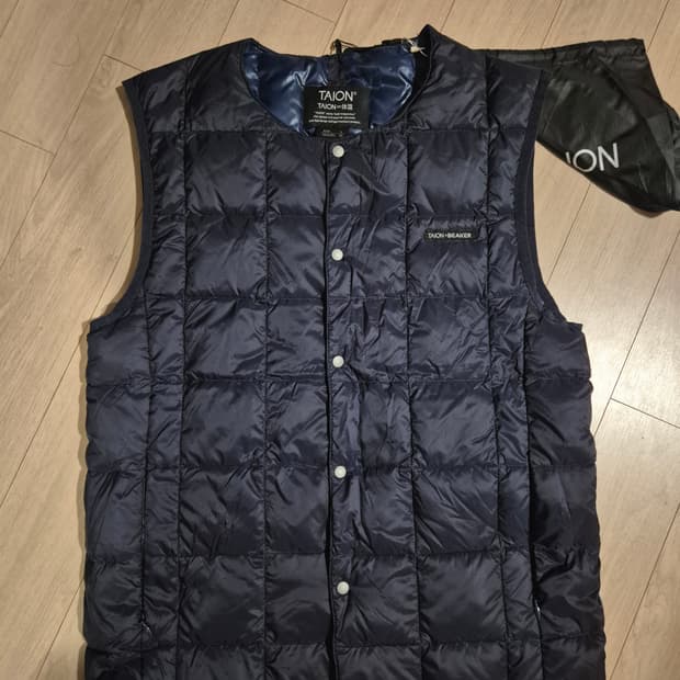 [새상품/S] 타이온 x 비이커 경량다운 베스트