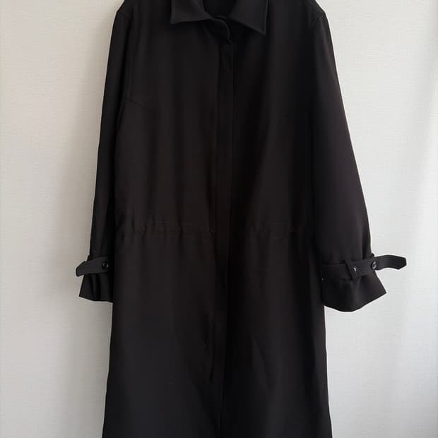 플러스 마이너스 제로 블랙 코트