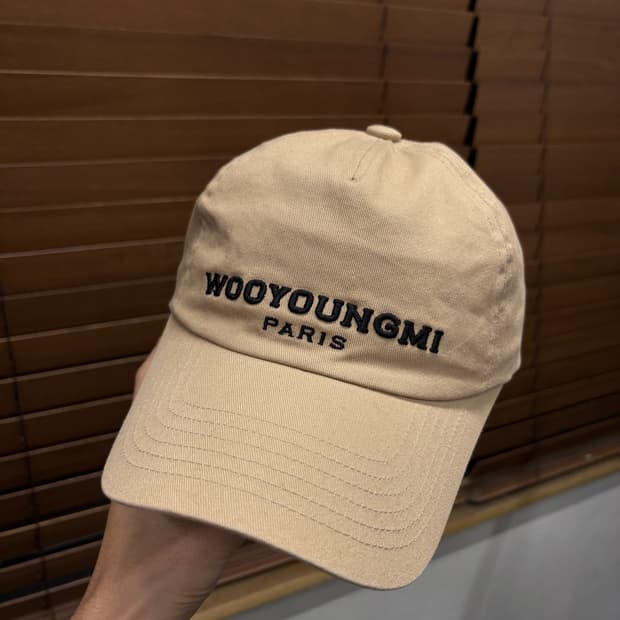 우영미 엠브로이드 볼캡 모자