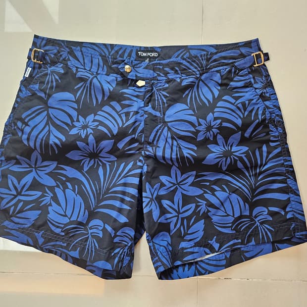 톰포드 남성 수영복 반바지 54사이즈