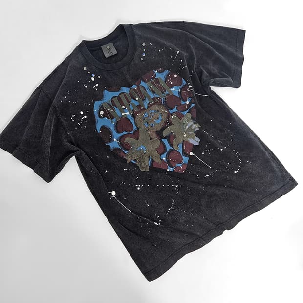 Nirvana 하트 셰입트 박스 페인팅 티셔츠 (dark gray)