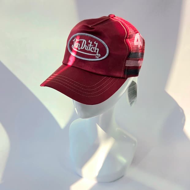 VonDutch 레드 새틴 글로시 트러커 캡