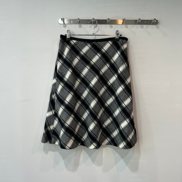 블랙 체크 울 미디 스커트