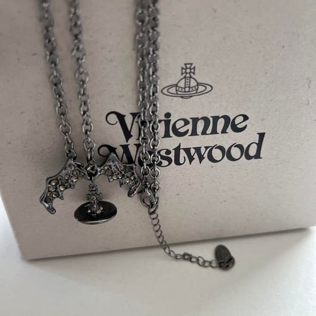 Vivienne Devil orb necklace 