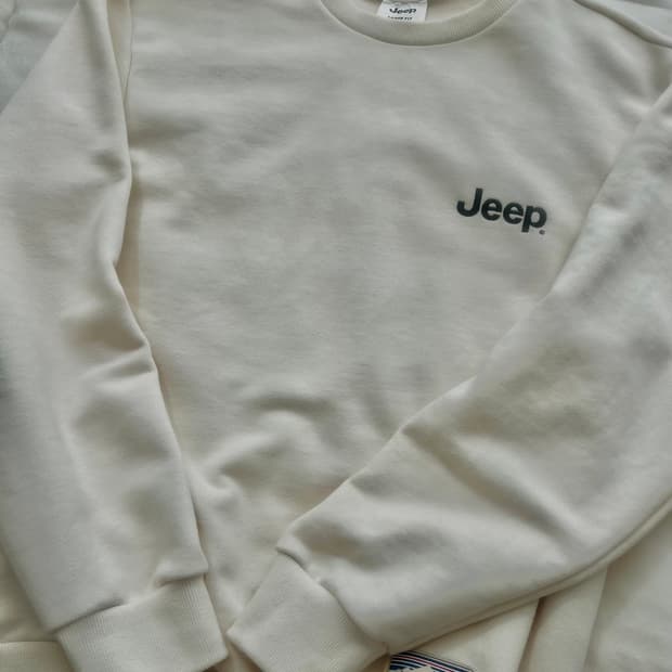 지프 아이보리 맨투맨