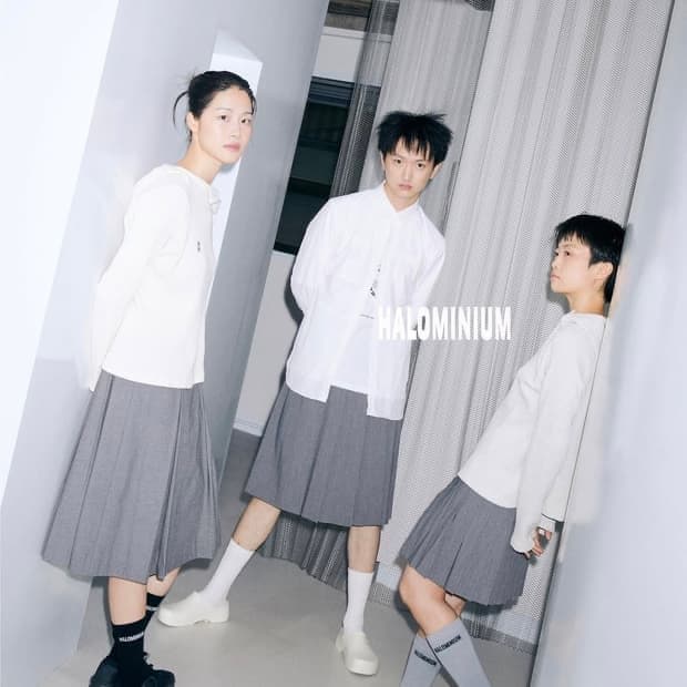 할로미늄 플리츠 랩 스커트