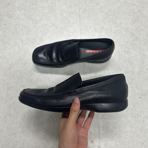 프라다 스포츠 레더 로퍼