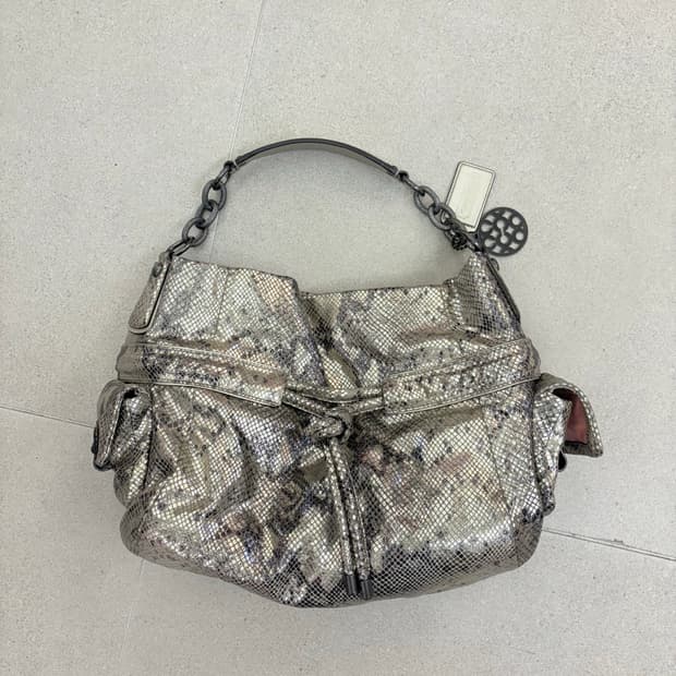 코치 뱀피 갸루 숄더백