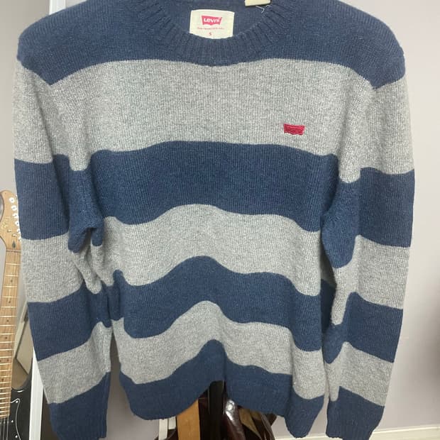 Levis blue stripe knit (s)
