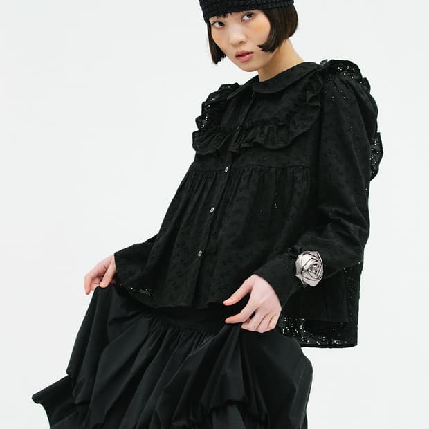 생긴스튜디오 레이스 러플 블라우스